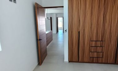 Casa nueva UN NIVEL cerca de centros comerciales