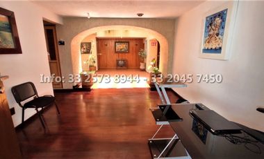 Casa con amplio jardin cerca de Plaza del Sol