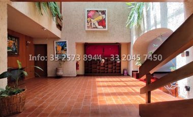 Casa con amplio jardin cerca de Plaza del Sol