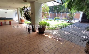 Casa con amplio jardin cerca de Plaza del Sol