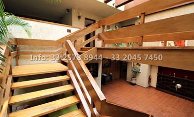 Casa con amplio jardin cerca de Plaza del Sol