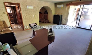 Casa con amplio jardin cerca de Plaza del Sol
