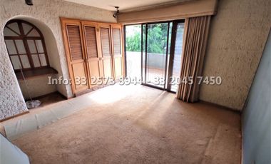 Casa con amplio jardin cerca de Plaza del Sol