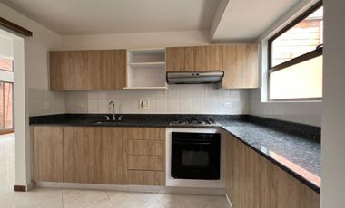 Apartamento en arriendo en Cumbres  , Envigado, Antioquia