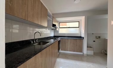 Apartamento en arriendo en Cumbres  , Envigado, Antioquia