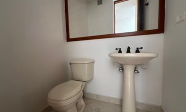 Apartamento en arriendo en Cumbres  , Envigado, Antioquia
