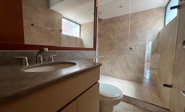 Apartamento en arriendo en Cumbres  , Envigado, Antioquia