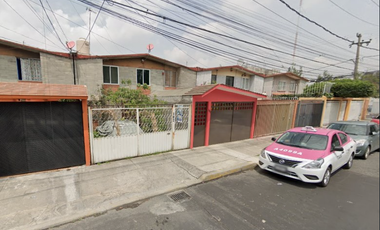 VENTA DE CASA EN SANTIAGO SUR, IZTACALCO, CDMX.