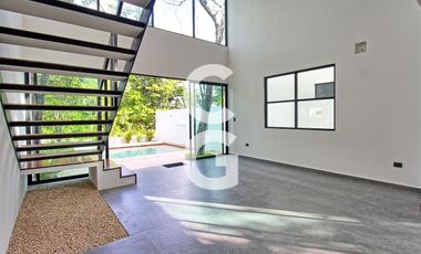 Casa en Venta en Cancun en Residencial Lagos del Sol con Alberca