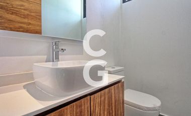 Casa en Venta en Cancun en Residencial Lagos del Sol con Alberca