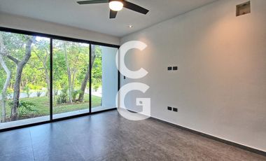 Casa en Venta en Cancun en Residencial Lagos del Sol con Alberca