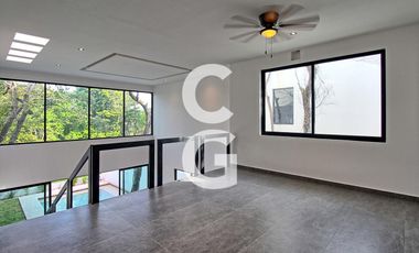 Casa en Venta en Cancun en Residencial Lagos del Sol con Alberca