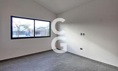 Casa en Venta en Cancun en Residencial Lagos del Sol con Alberca