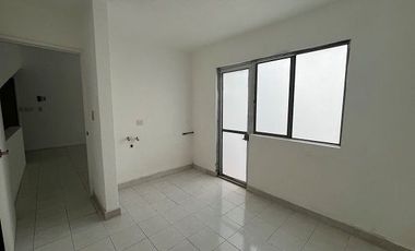 Casa en venta en Lomas de Cuernavaca de 1101 m2 con jardin, alberca, terraza, palapa y bungalows