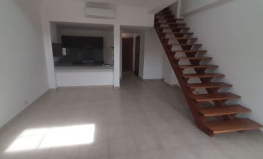 SE RENTA LOFT AMUEBLADO SOBRE AV. KABAH SM:16.