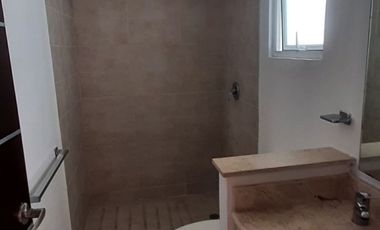 SE RENTA LOFT AMUEBLADO SOBRE AV. KABAH SM:16.