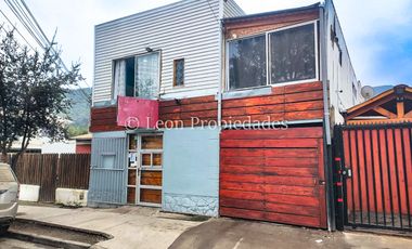 Leon Propiedades vende casa con carnicería en Curacaví.