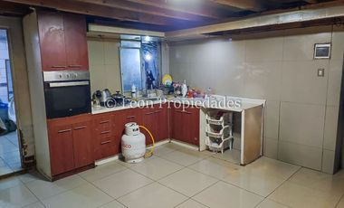 Leon Propiedades vende casa con carnicería en Curacaví.