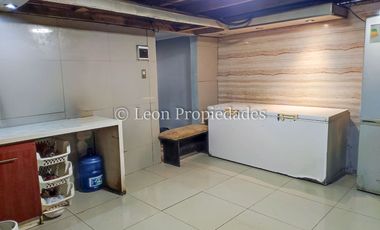 Leon Propiedades vende casa con carnicería en Curacaví.