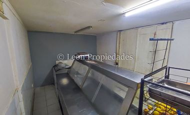 Leon Propiedades vende casa con carnicería en Curacaví.
