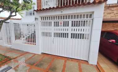 SE VENDE CASA EN PROVENZA