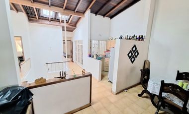 SE VENDE CASA EN PROVENZA
