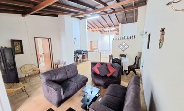 SE VENDE CASA EN PROVENZA