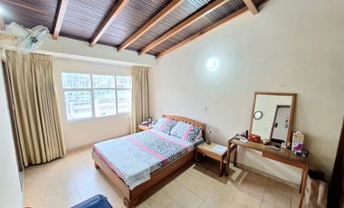 SE VENDE CASA EN PROVENZA