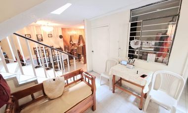 SE VENDE CASA EN PROVENZA