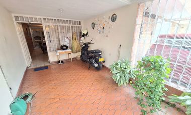 SE VENDE CASA EN PROVENZA