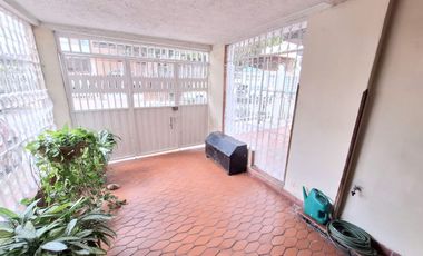 SE VENDE CASA EN PROVENZA