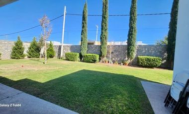 HERMOSA RESIDENCIA CON SUPER TERRENO EN CAMPOS ELISEOS 1