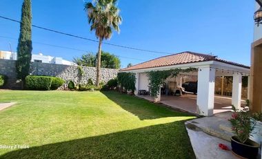 HERMOSA RESIDENCIA CON SUPER TERRENO EN CAMPOS ELISEOS 1