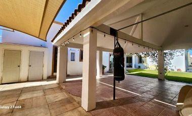 HERMOSA RESIDENCIA CON SUPER TERRENO EN CAMPOS ELISEOS 1