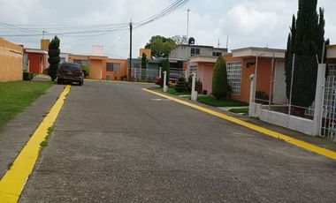 CASA  EN RENTA EN SOYANIQUILPAN, AMUEBLADA CON 4 CAMAS EQUIPADAS CON SERVICIOS INCLUIDOS.