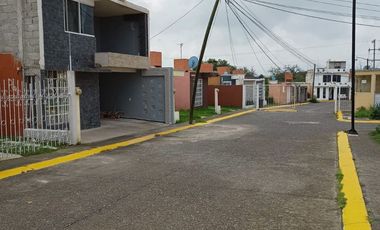CASA  EN RENTA EN SOYANIQUILPAN, AMUEBLADA CON 4 CAMAS EQUIPADAS CON SERVICIOS INCLUIDOS.