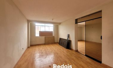 ¡VENTA EDIFICIO CON COCHERA EN PUCUSANA!