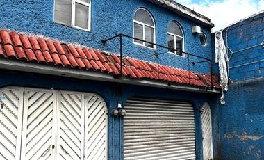 Se vende inmueble (para remodelar) casa habitación y comercial, ubicado en excelente zona comercial, Col. Santa María de las Rosas, Toluca, Estado de