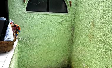 Se vende inmueble (para remodelar) casa habitación y comercial, ubicado en excelente zona comercial, Col. Santa María de las Rosas, Toluca, Estado de