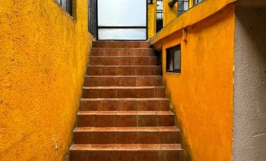 Se vende inmueble (para remodelar) casa habitación y comercial, ubicado en excelente zona comercial, Col. Santa María de las Rosas, Toluca, Estado de