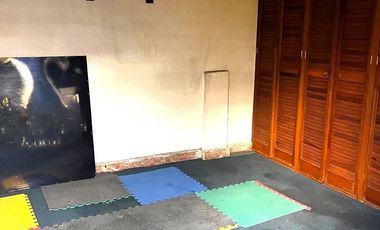 Se vende inmueble (para remodelar) casa habitación y comercial, ubicado en excelente zona comercial, Col. Santa María de las Rosas, Toluca, Estado de