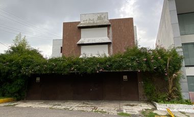 Renta oficinas amplias. Col. La Paz. Av. Juárez