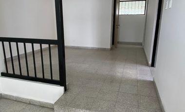 Renta oficinas amplias. Col. La Paz. Av. Juárez