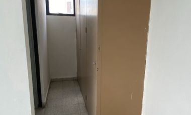 Renta oficinas amplias. Col. La Paz. Av. Juárez
