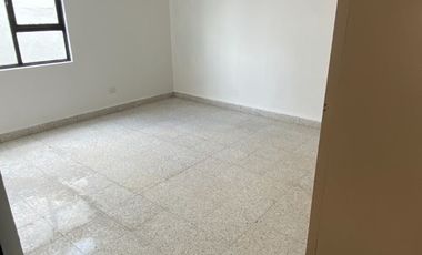 Renta oficinas amplias. Col. La Paz. Av. Juárez