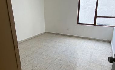 Renta oficinas amplias. Col. La Paz. Av. Juárez