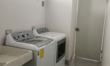 CASA DE LUJO EN FRACC. PRIVADO DE CARRETERA NACIONAL (PREVENTA)