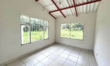 CASA CAMPESTRE  EN VENTA EN  LA VEREDA LA PUERTA CHINAUTA CUNDINAMARCA