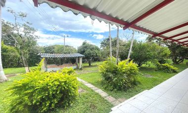 CASA CAMPESTRE  EN VENTA EN  LA VEREDA LA PUERTA CHINAUTA CUNDINAMARCA