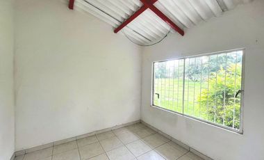 CASA CAMPESTRE  EN VENTA EN  LA VEREDA LA PUERTA CHINAUTA CUNDINAMARCA